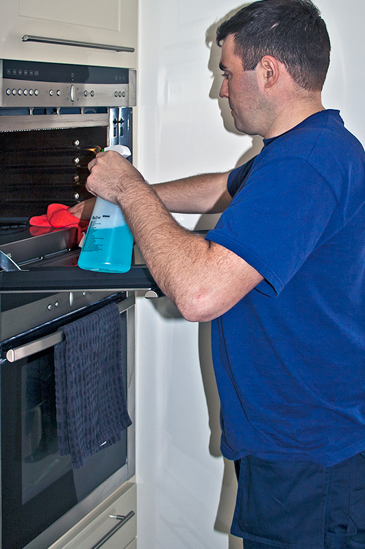 Oven cleaning image